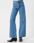 Gigi Flared Jeans Worn Blue