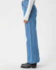 Gigi Flared Jeans Worn Blue
