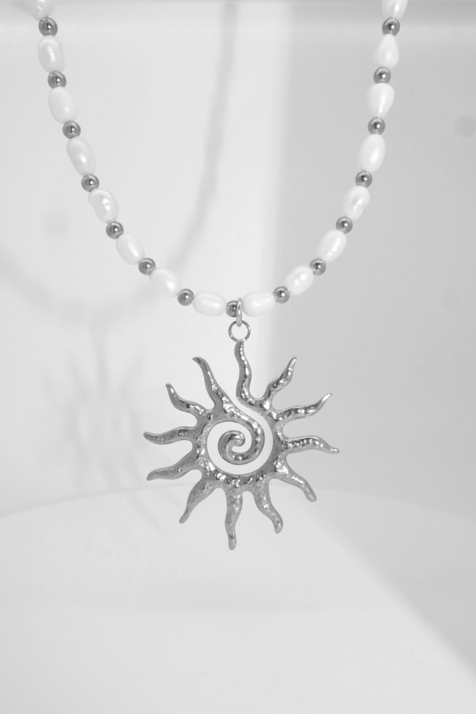 Alice Pearl Necklace