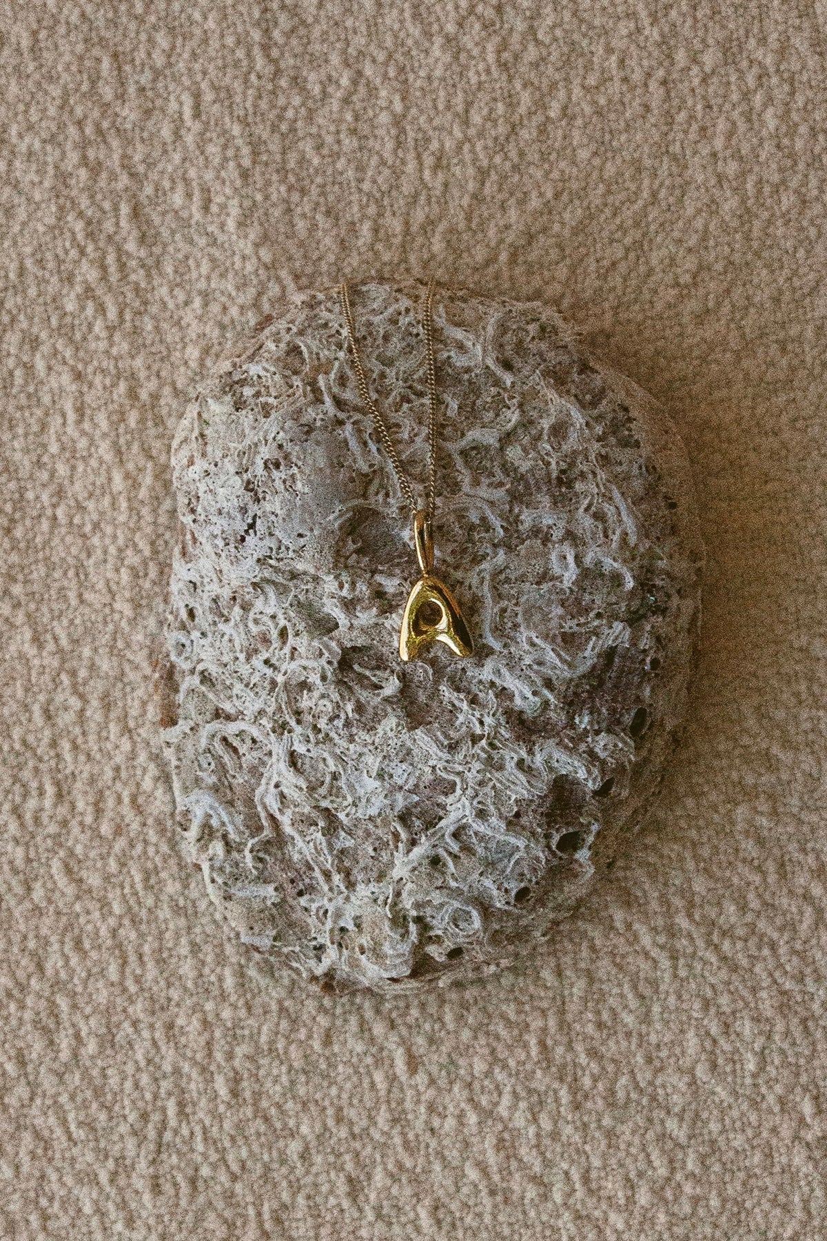 Initial Necklace Bubble Gold A-Z