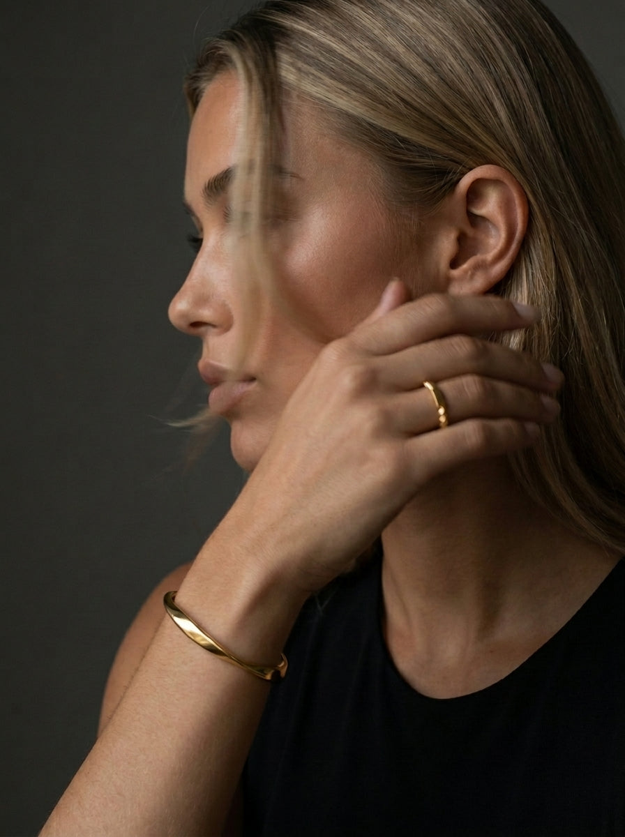 Camille Twist Bangle Gold