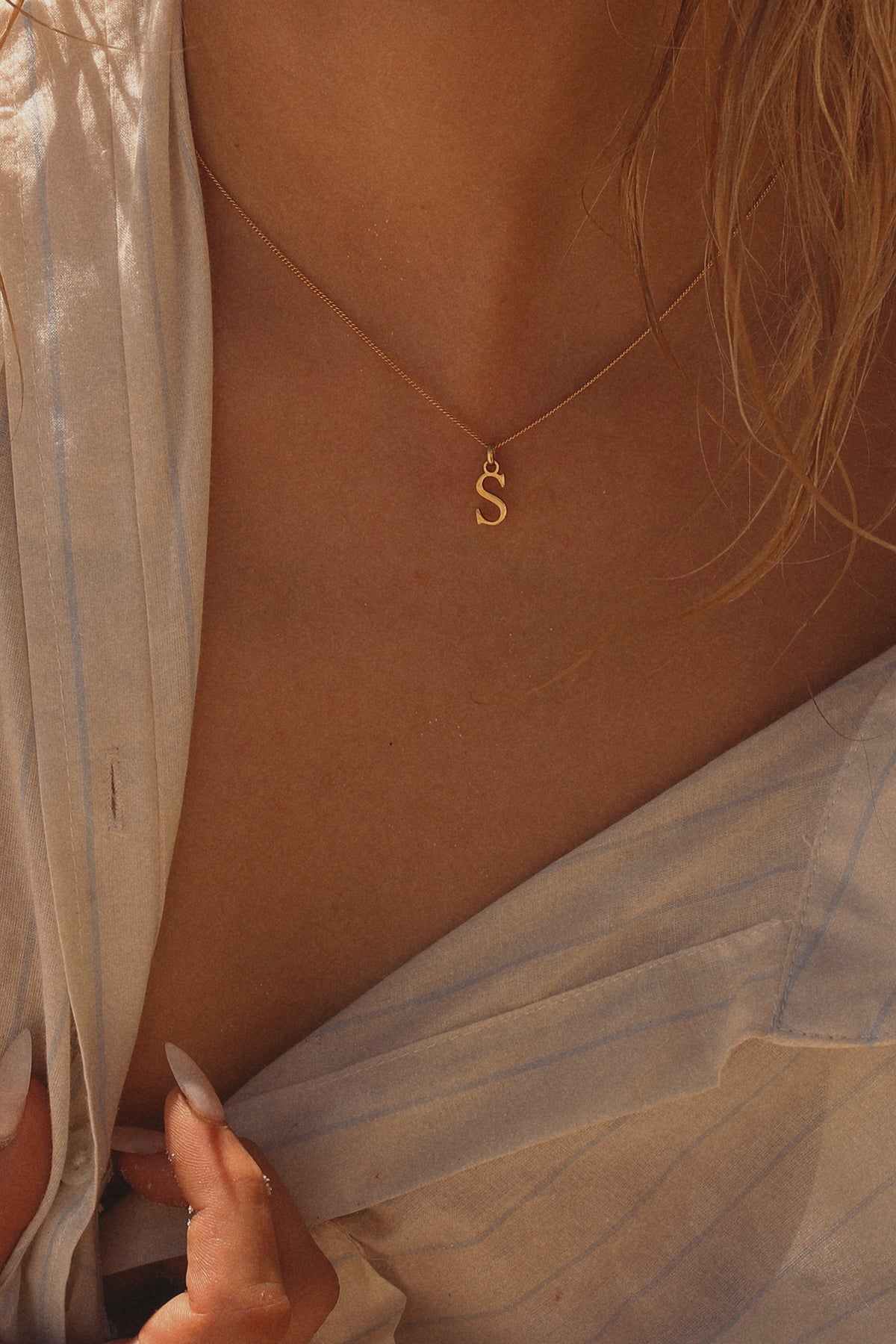 Initial Necklace Classic Gold