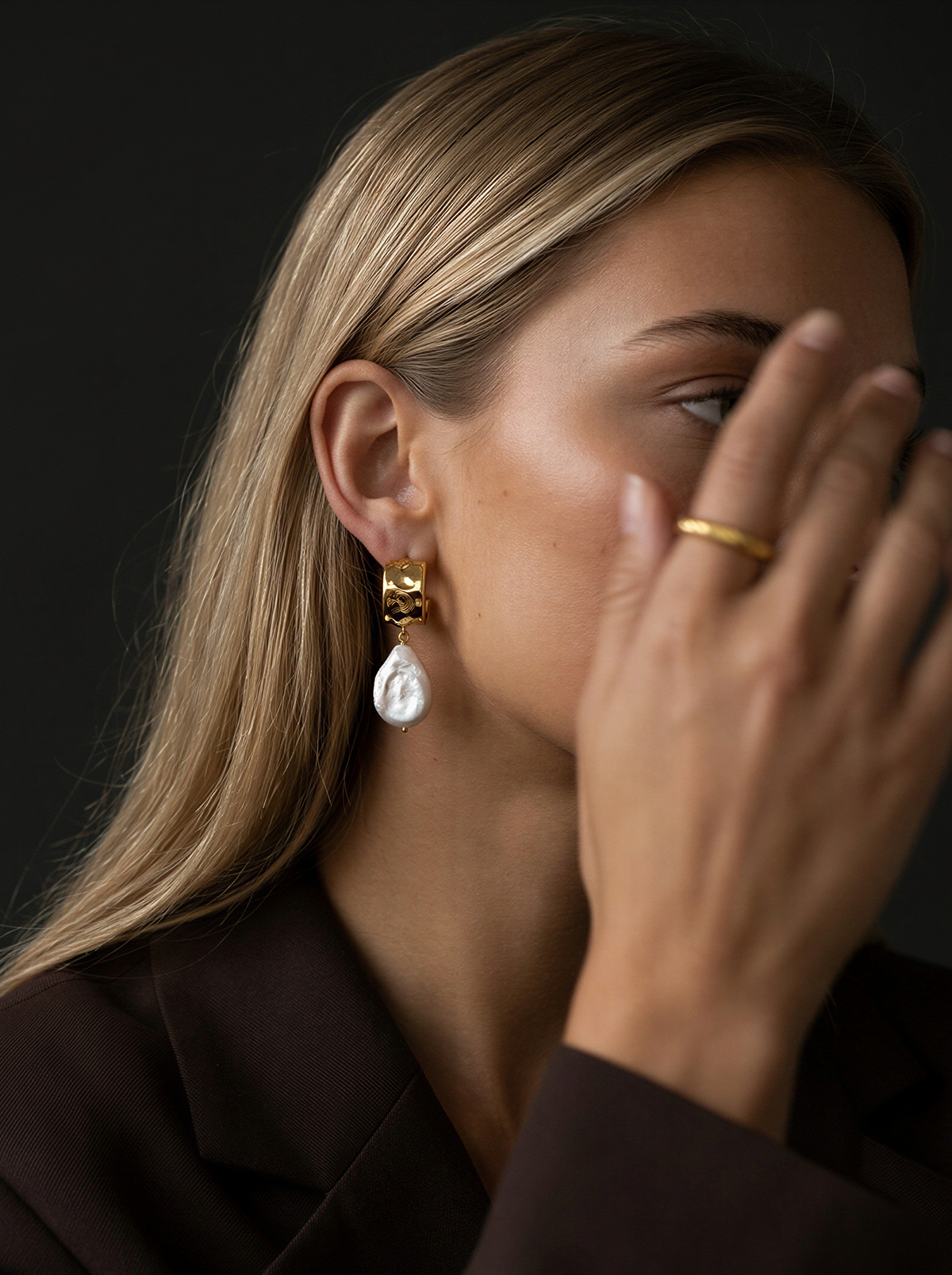 Esme Pearl Earrings Gold