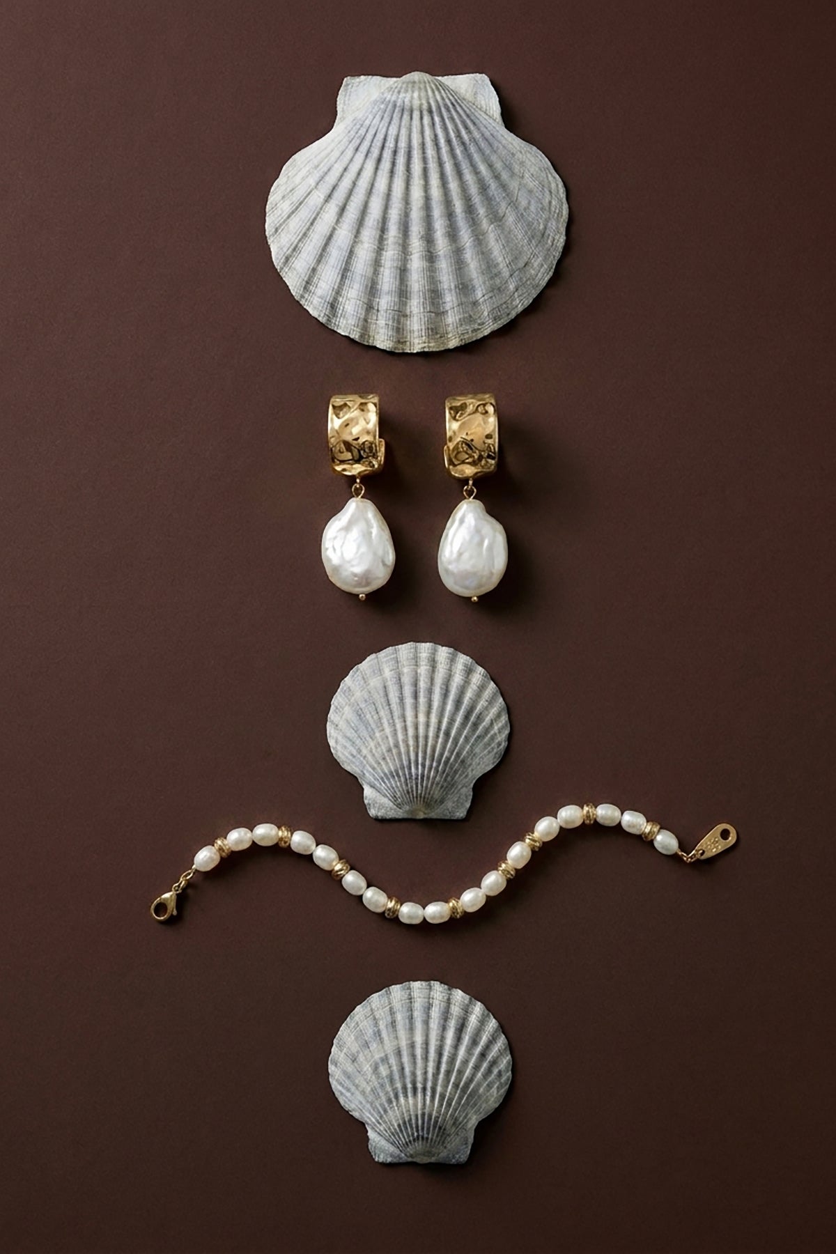 Esme Pearl Earrings Gold