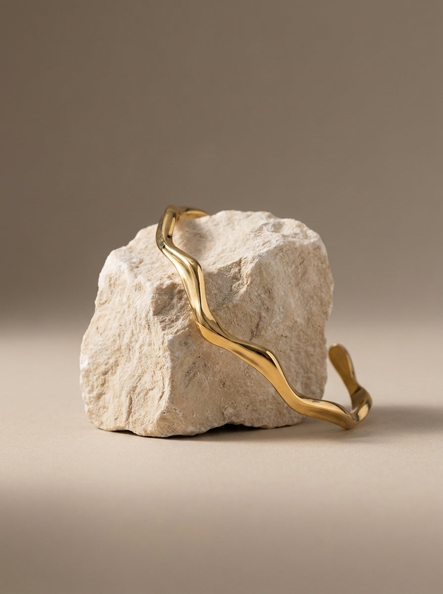 Linden Wave Bangle Gold