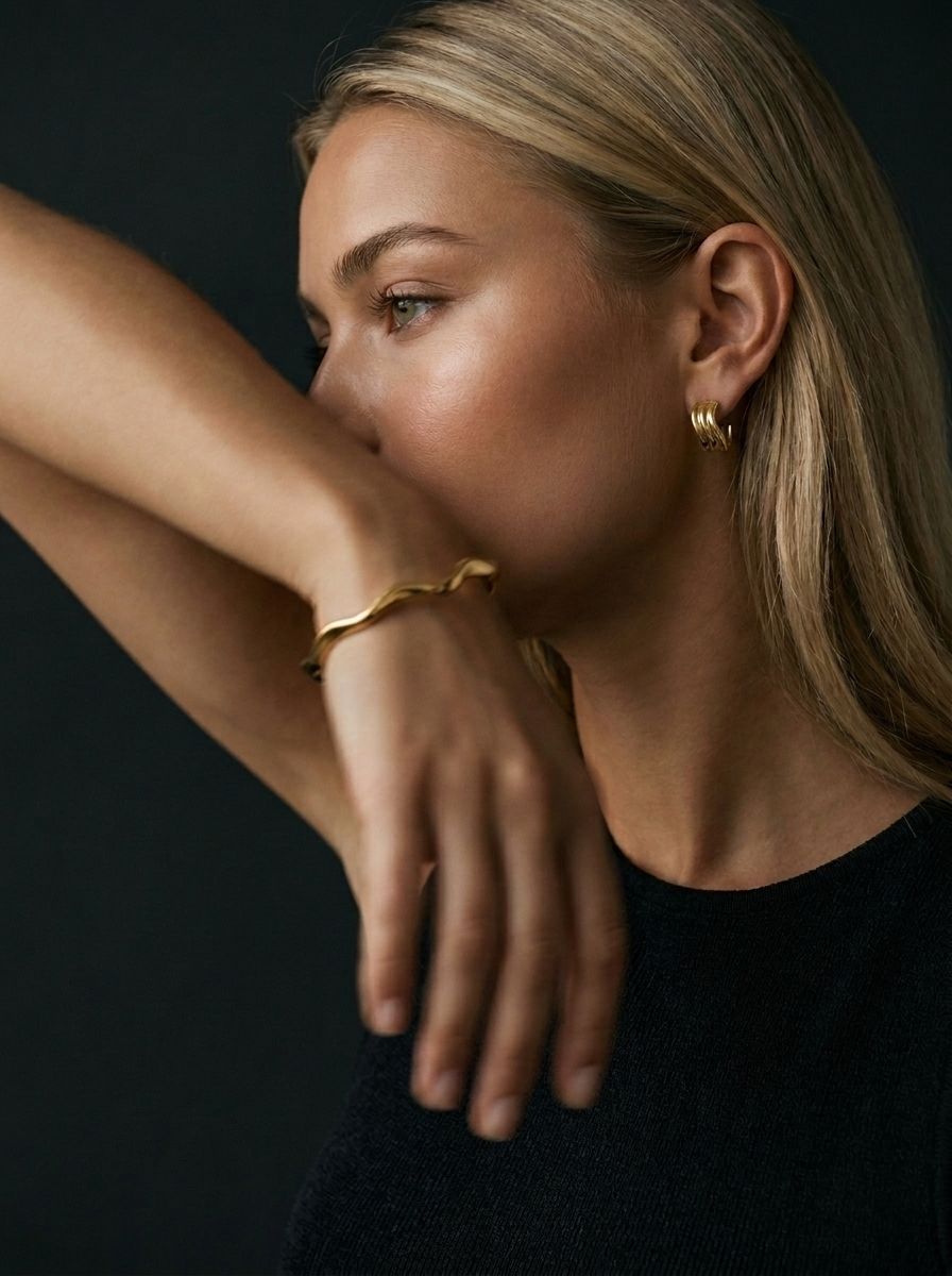 Linden Wave Bangle Gold