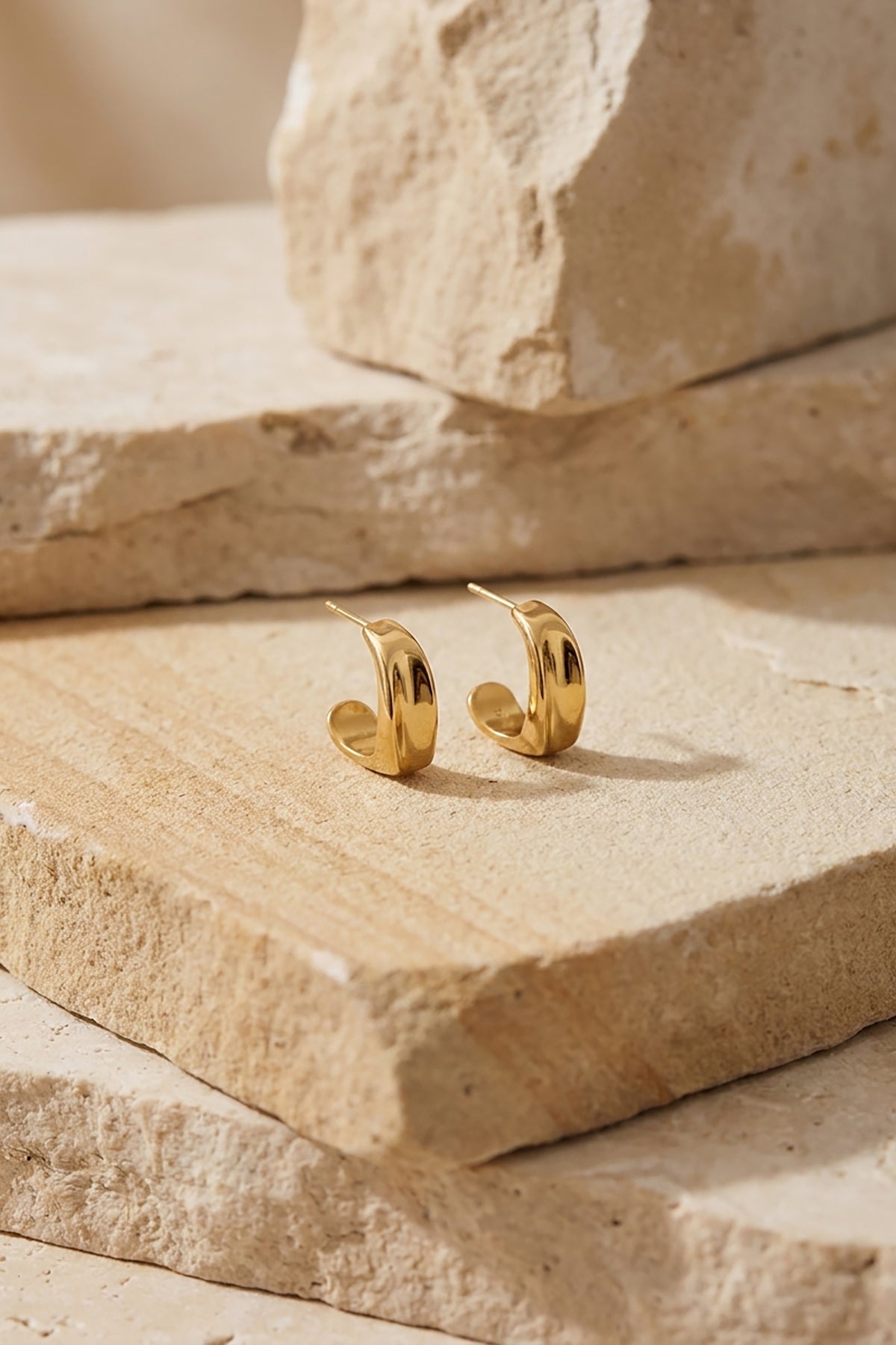 Lucie Earrings Gold