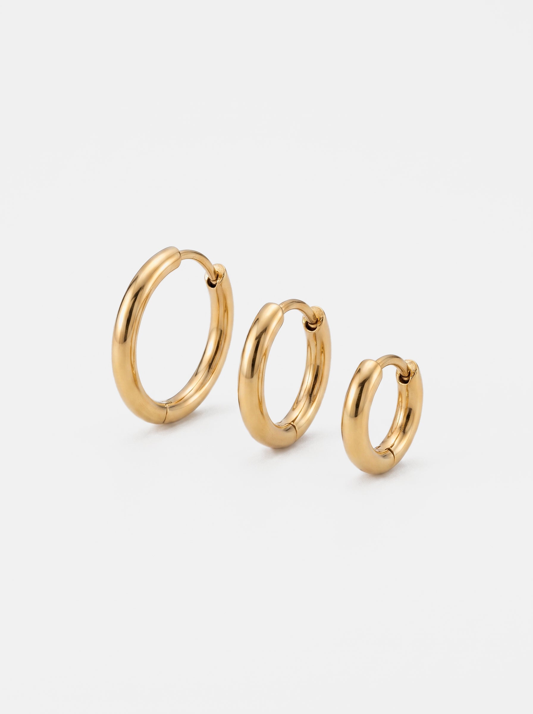 Mila Huggie Earrings Gold