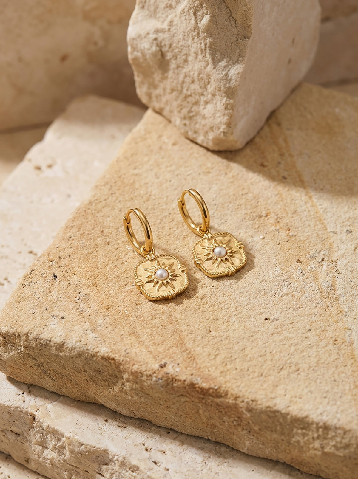 Olive Pearl Earrings Gold