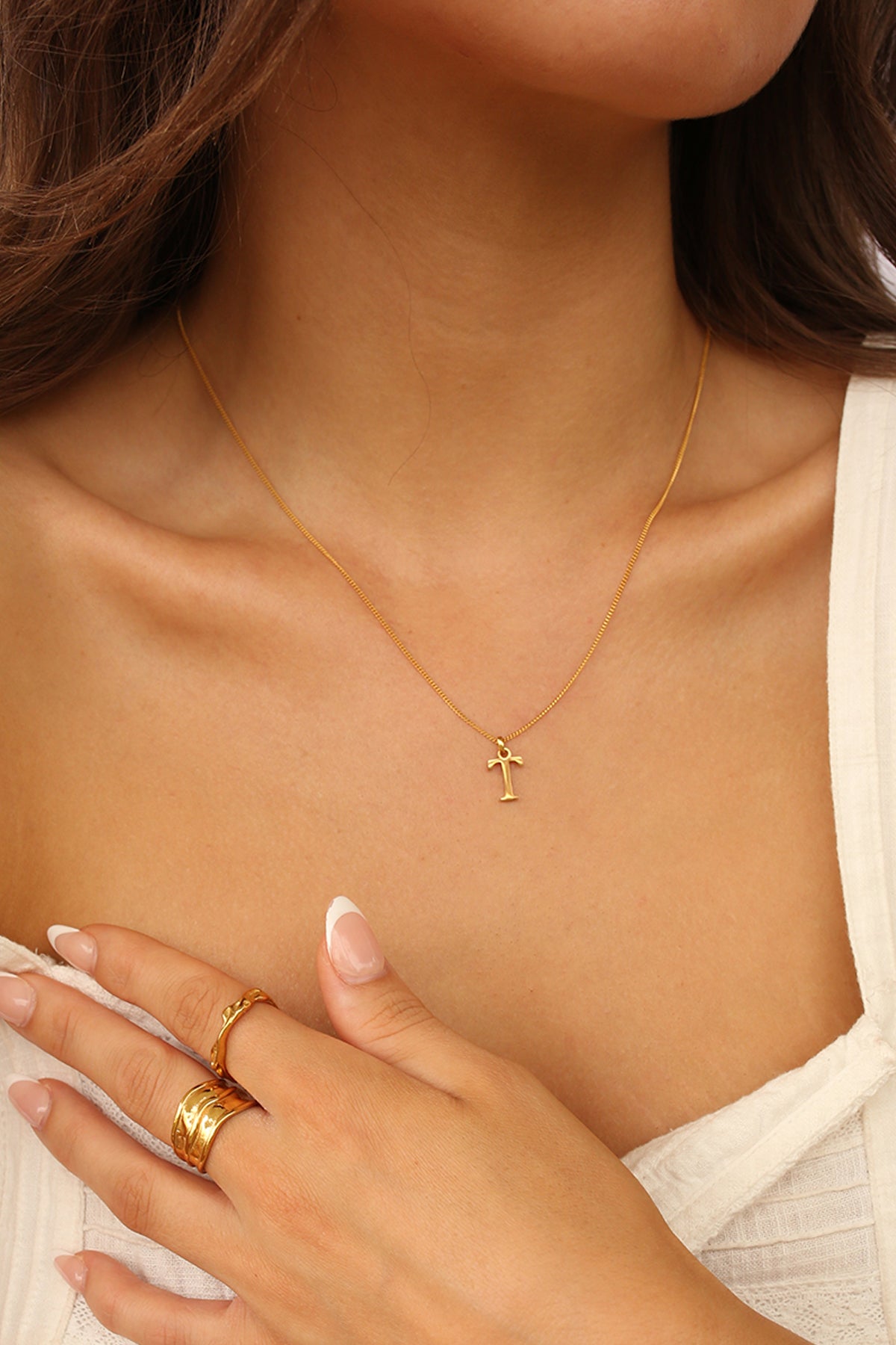 Initial Necklace Classic Gold