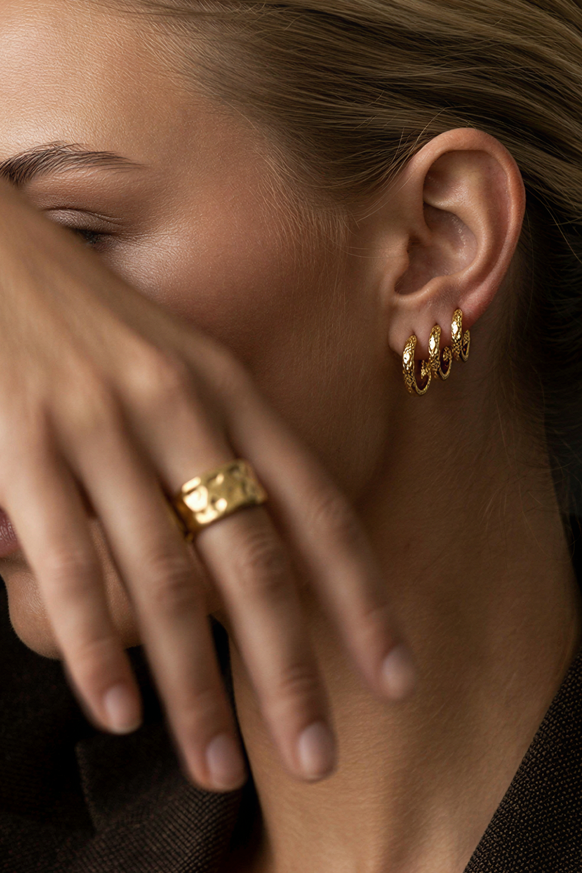 Winslow Huggie Earrings Gold