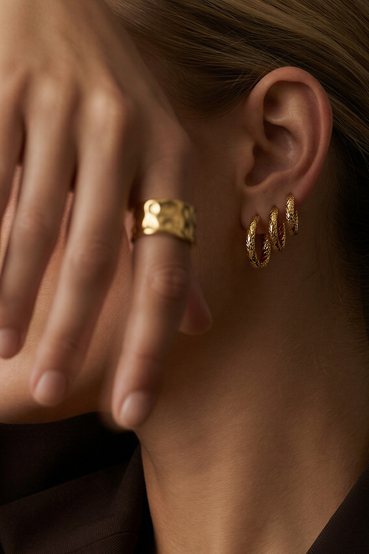 Winslow Huggie Earrings Gold
